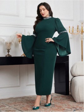 [Plus Size Bell Sleeve Dress] Elegant Plus Size Bell Sleeve Dress - Stretchy & Form-Fitting, Solid Color, Crew Neck, Perfect for Spring/Summer/Fall, Women's Fashion, Sophisticated Style, Elegant Event Attire
